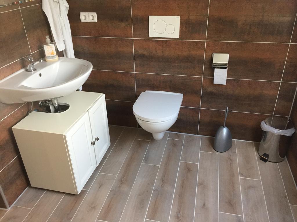 Pension Wendler Bedburg Bagian luar foto